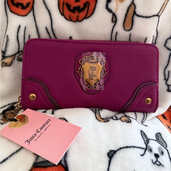 NWT Juicy Couture Romance Zip Around Wallet in Plum Berry - Picture 1 of 4